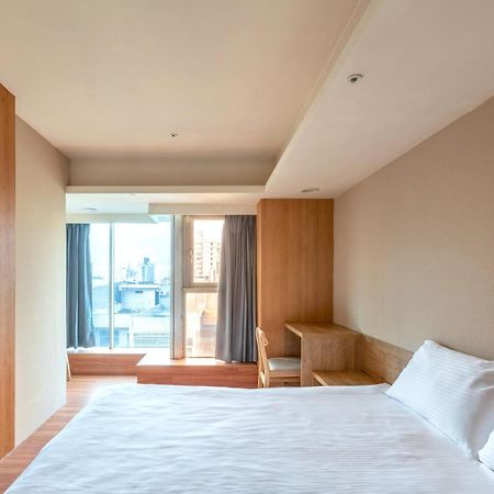 E Lim Hotel Csungli Kültér fotó