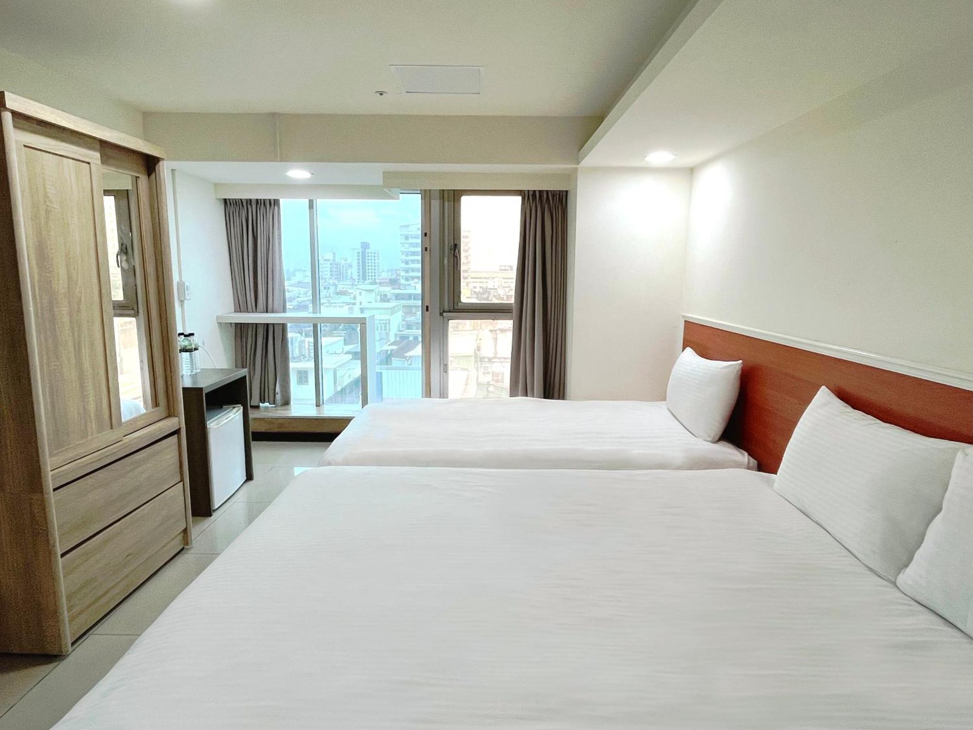 E Lim Hotel Csungli Kültér fotó