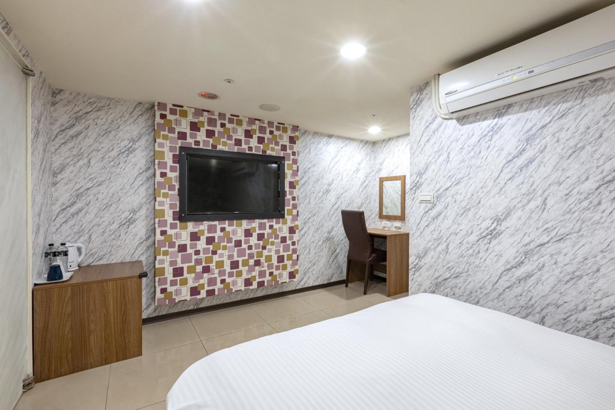 E Lim Hotel Csungli Szoba fotó
