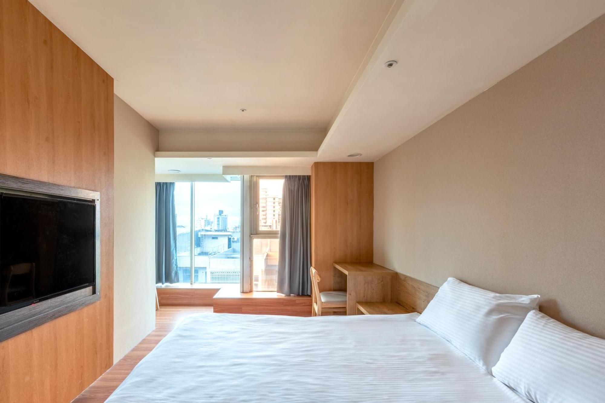 E Lim Hotel Csungli Kültér fotó
