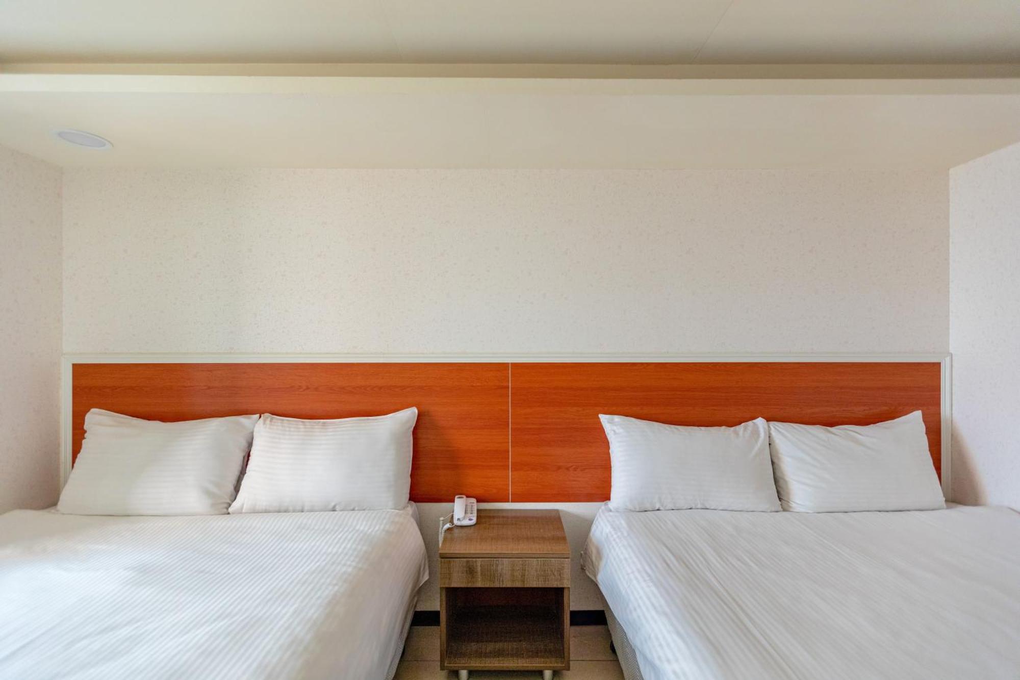 E Lim Hotel Csungli Kültér fotó