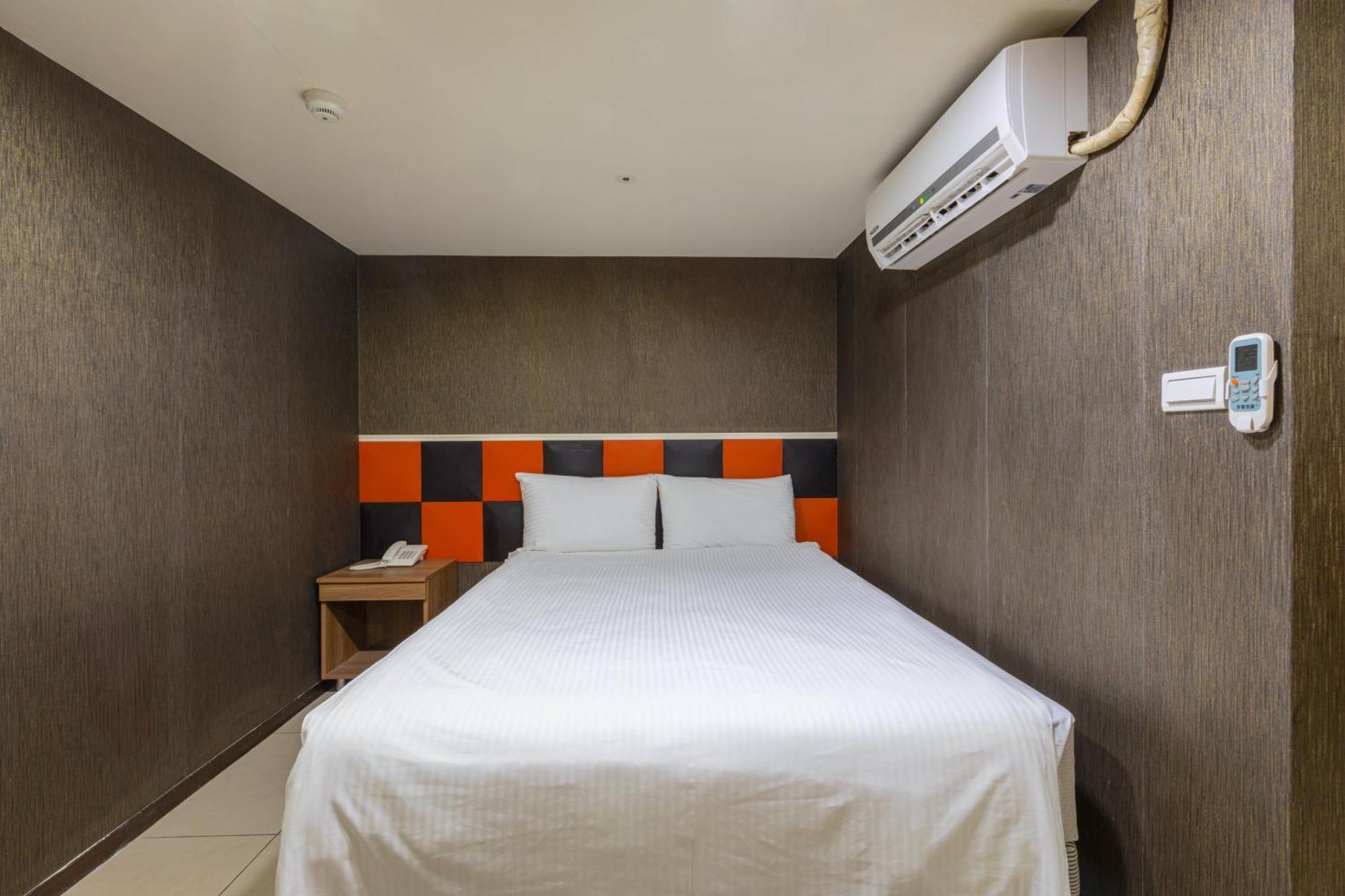 E Lim Hotel Csungli Szoba fotó