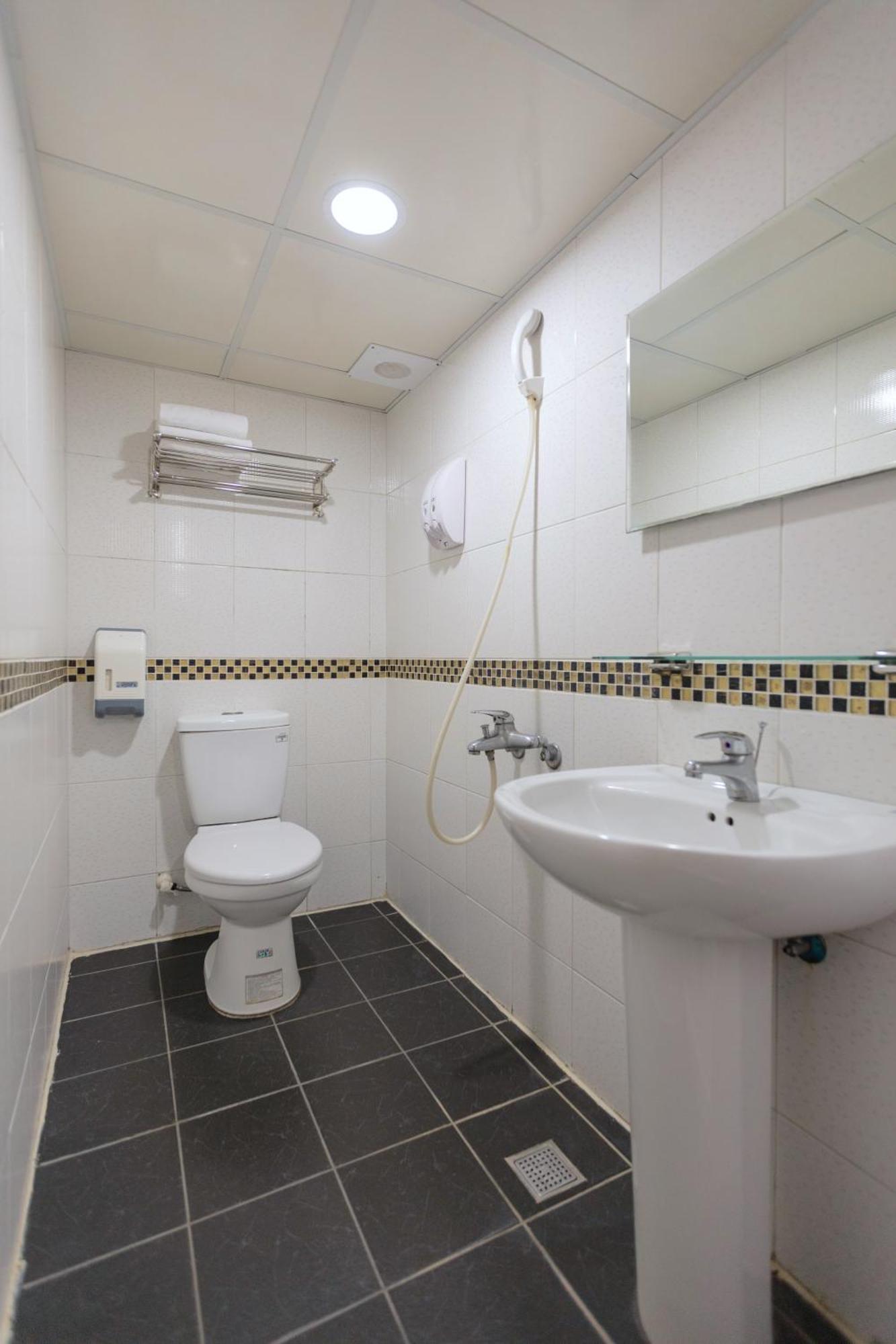 E Lim Hotel Csungli Szoba fotó