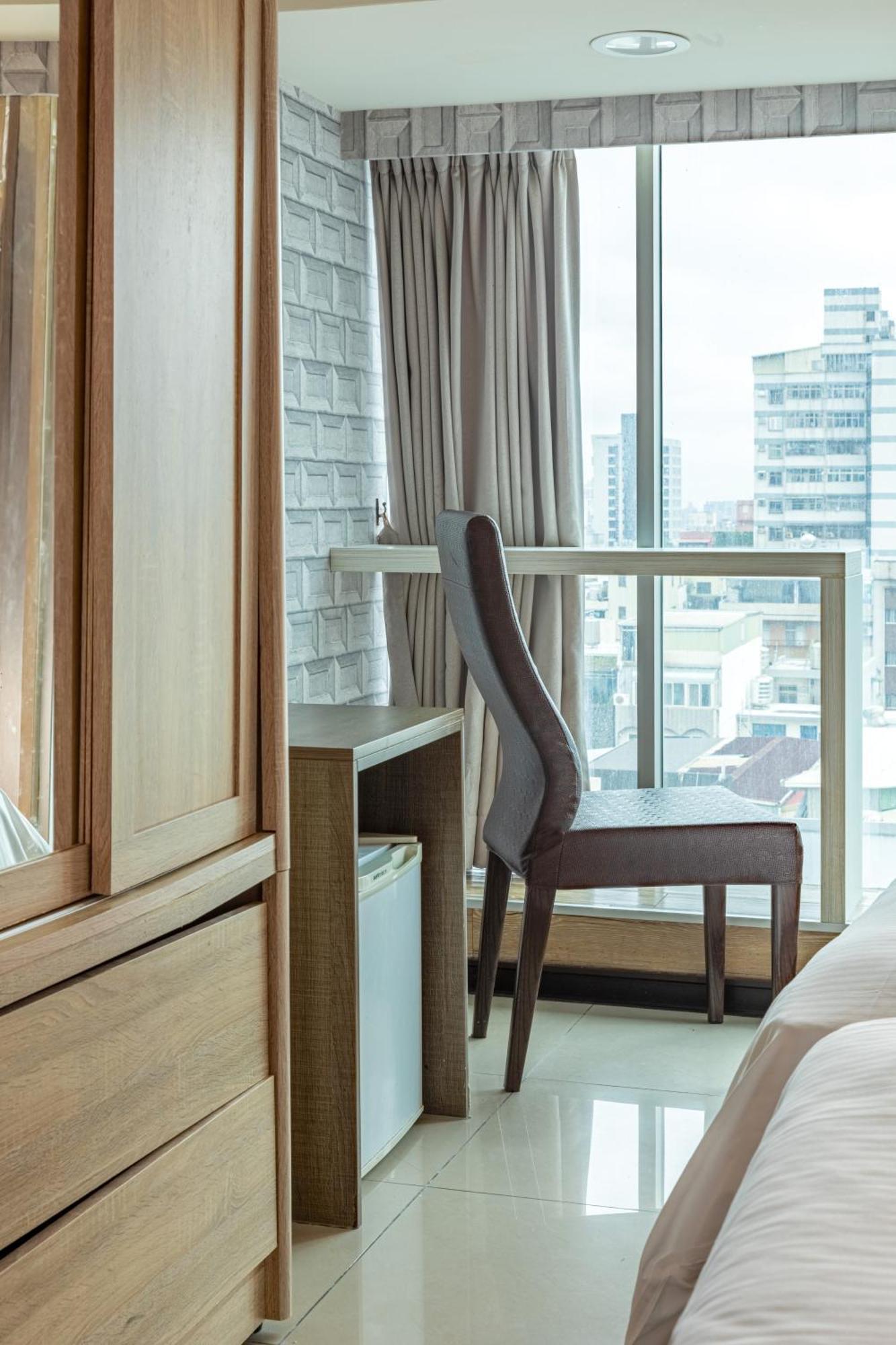 E Lim Hotel Csungli Szoba fotó