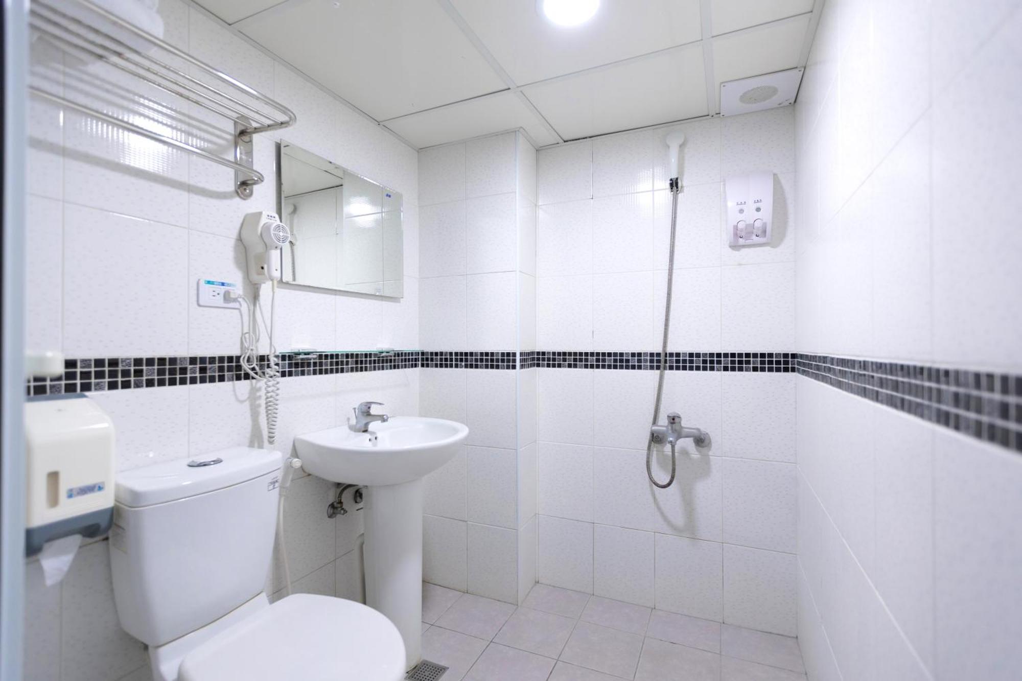 E Lim Hotel Csungli Szoba fotó