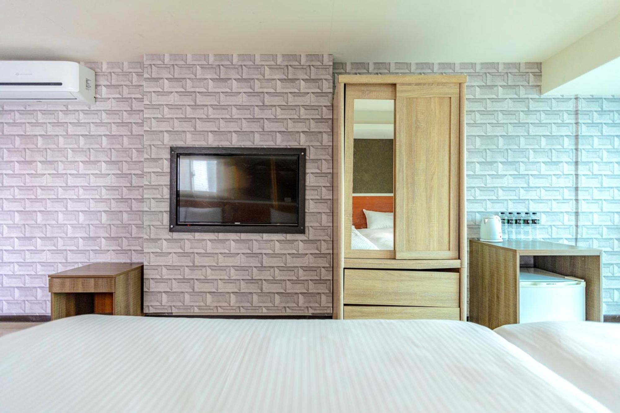 E Lim Hotel Csungli Szoba fotó