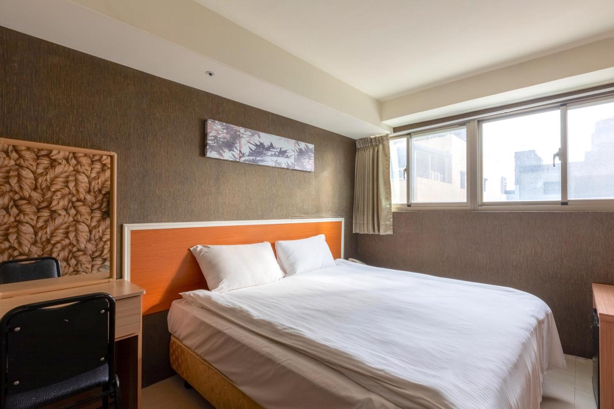 E Lim Hotel Csungli Kültér fotó