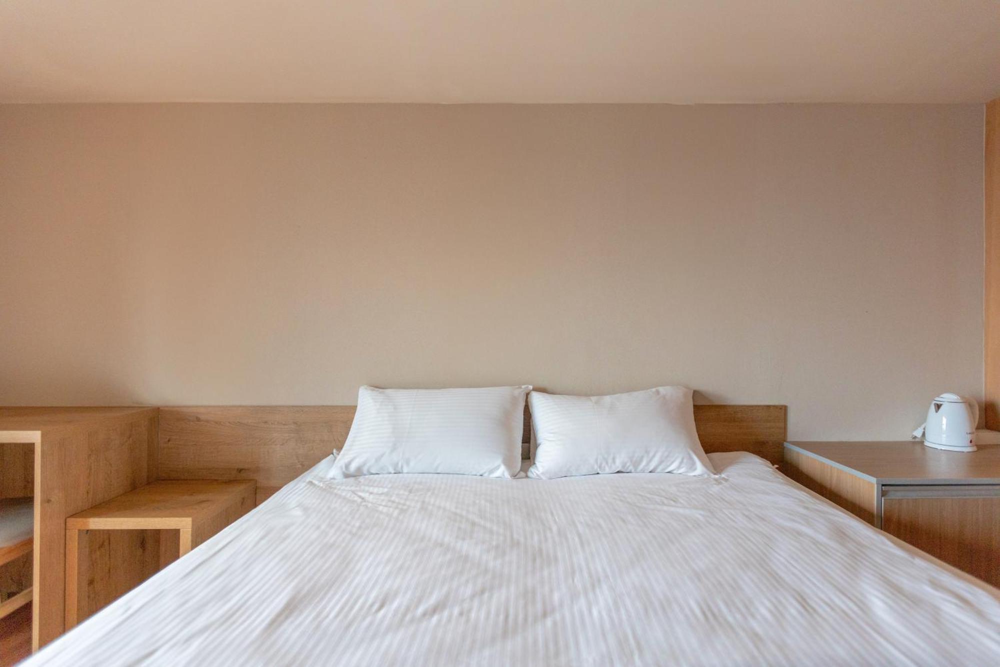 E Lim Hotel Csungli Szoba fotó