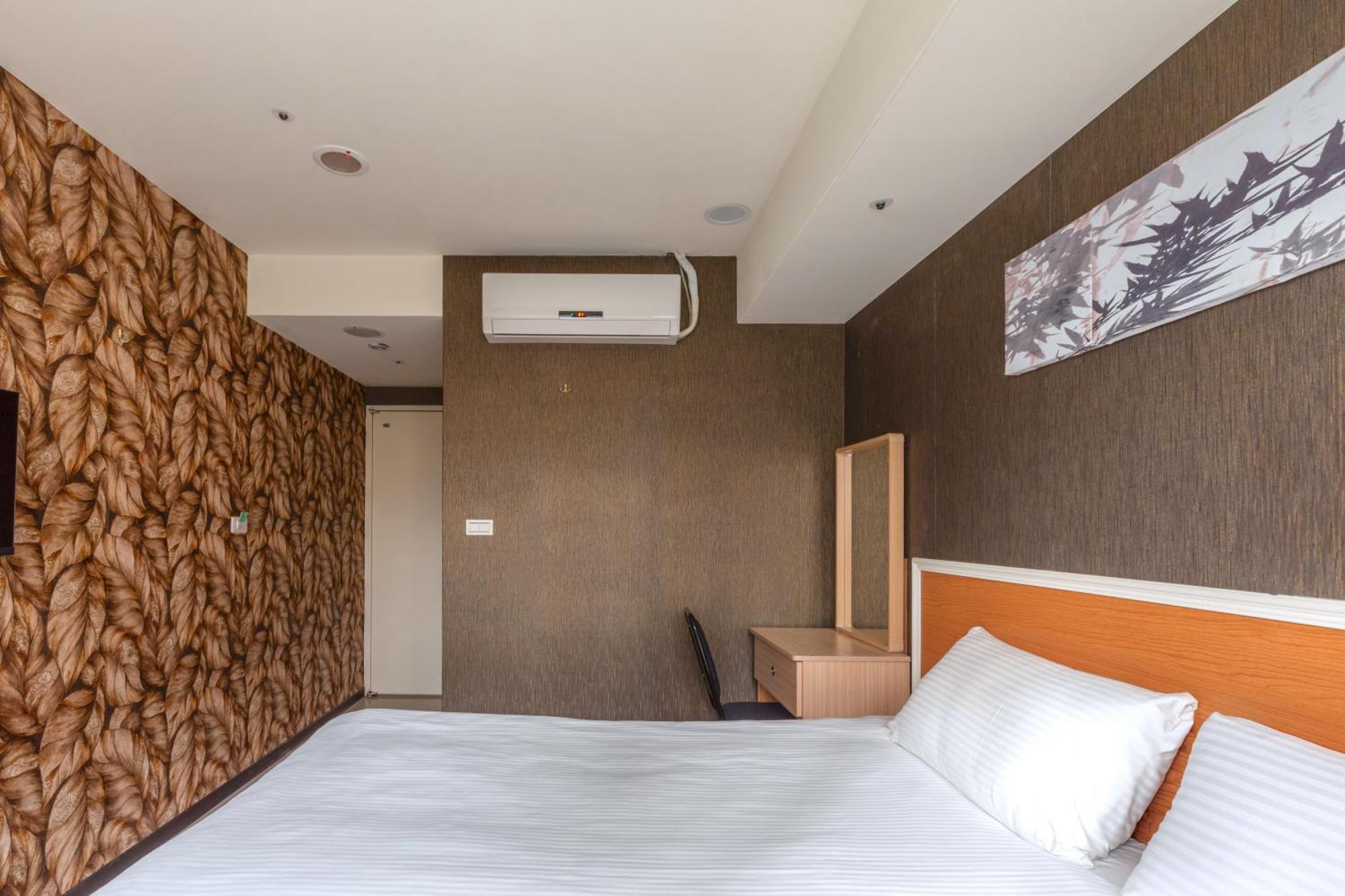 E Lim Hotel Csungli Kültér fotó